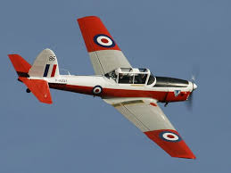 flying-de-havilland-chipmunk